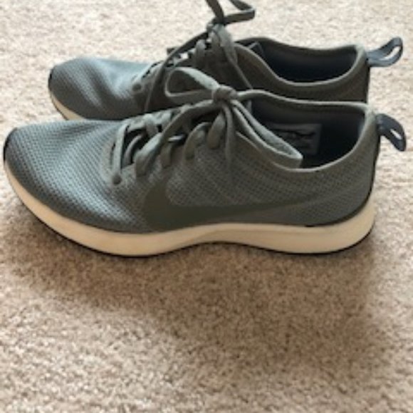 Army green Nike sneakers -size 6 - Picture 1 of 2